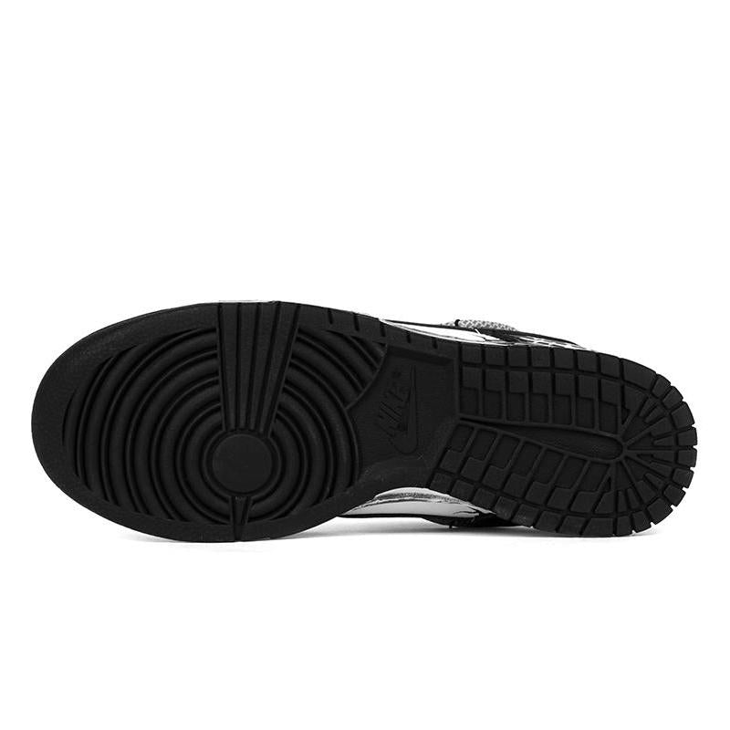 [Custom Men's low-top ghostface graffiti sneakers]  Dunk Skateboarding Shoes Men