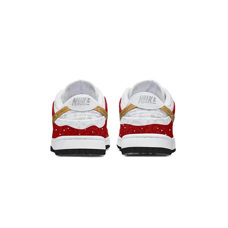 [Custom Christmas-themed white, red and gold]  Dunk Skateboarding Shoes