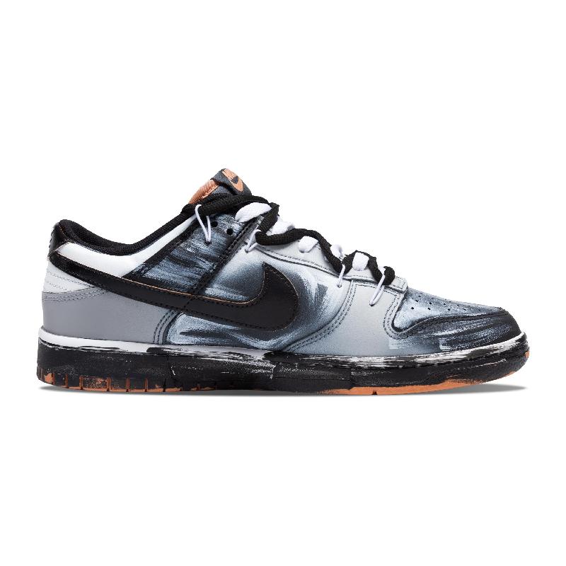 [Custom The arrival of Goths]  Dunk Skateboarding Shoes Men Low-top Black/white/gray