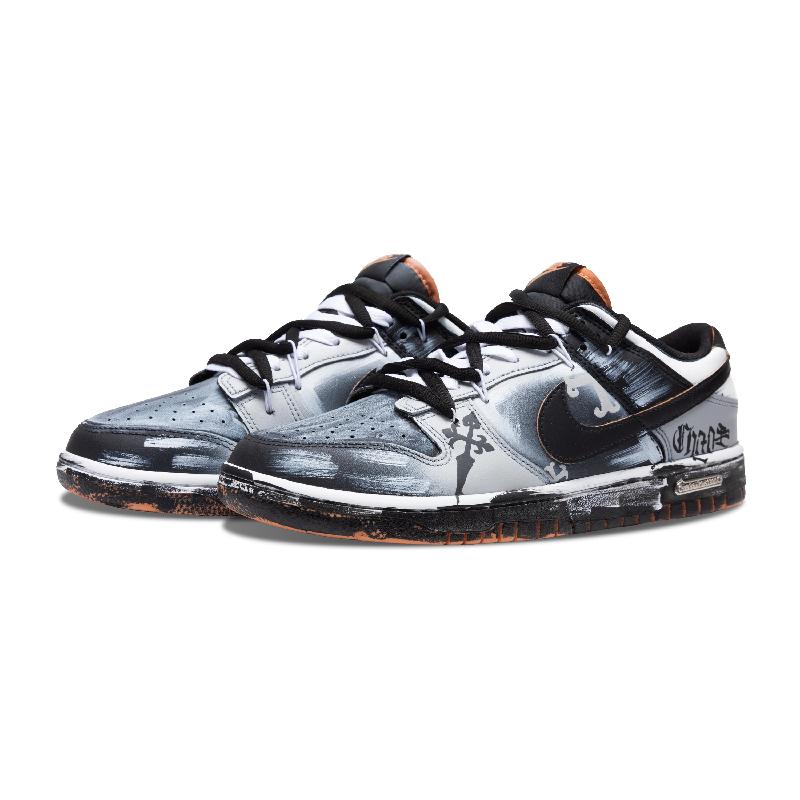 [Custom The arrival of Goths]  Dunk Skateboarding Shoes Men Low-top Black/white/gray