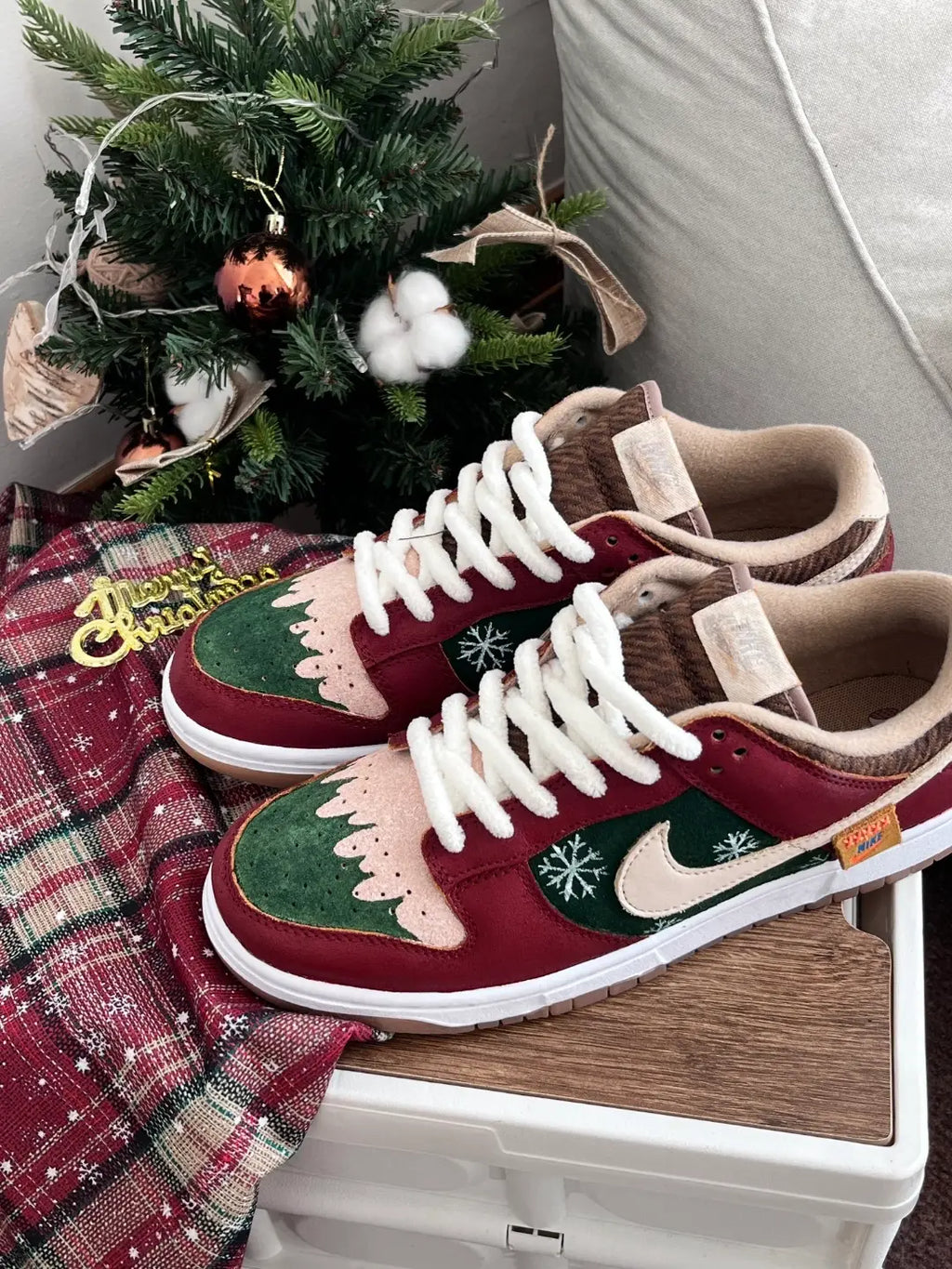 [Custom Frosted Berries] Dunk Skateboarding Shoes Unisex Low-top Red