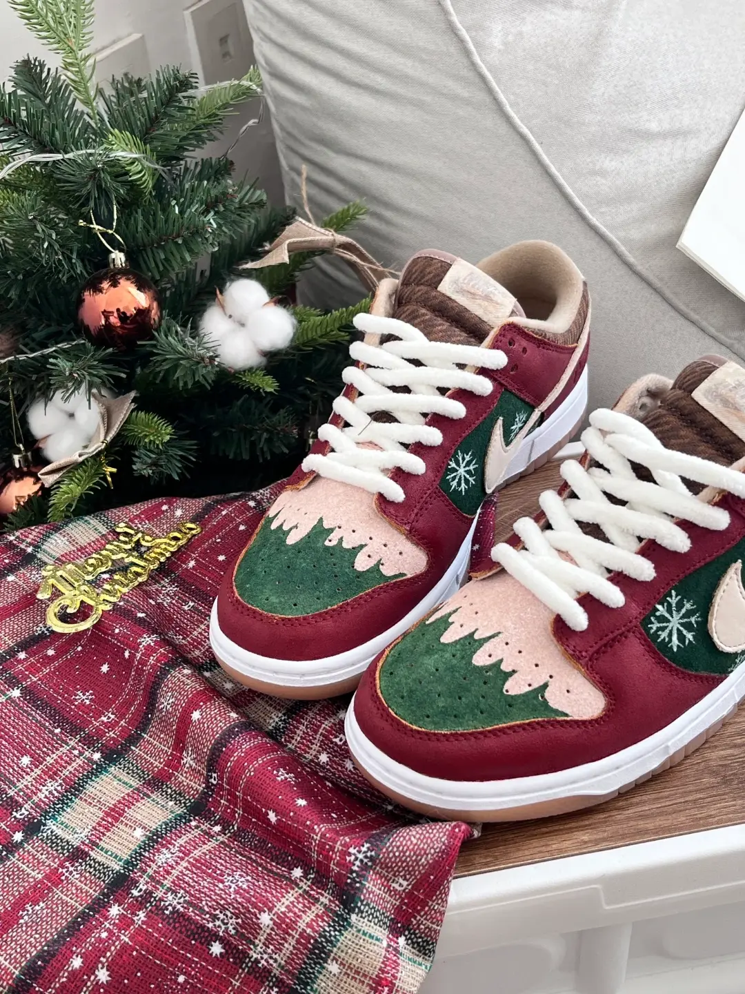 [Custom Frosted Berries] Dunk Skateboarding Shoes Unisex Low-top Red