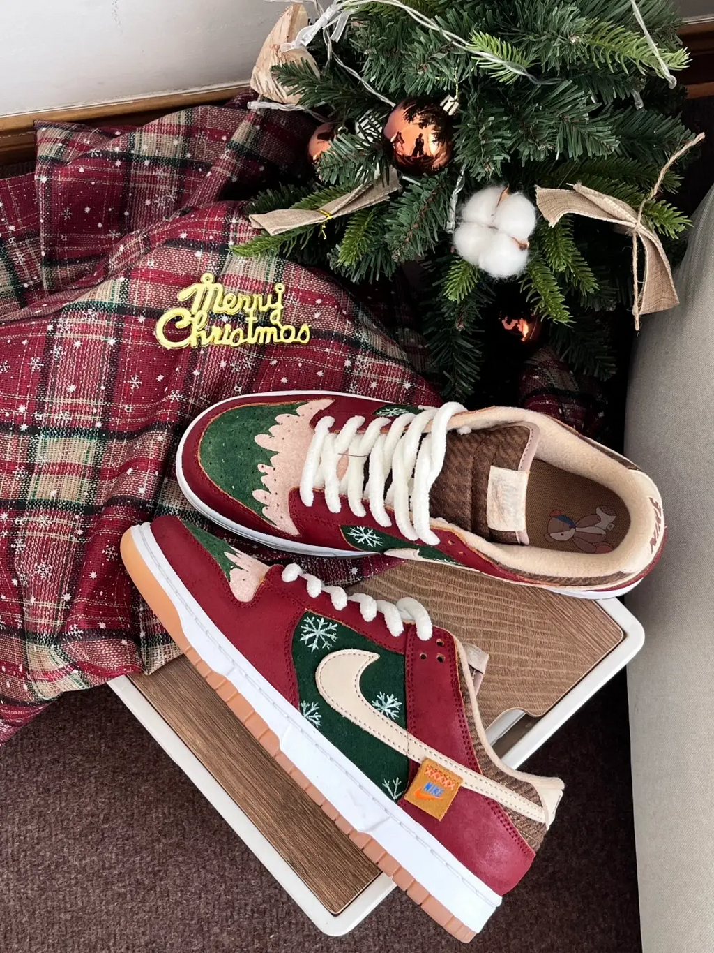 [Custom Frosted Berries] Dunk Skateboarding Shoes Unisex Low-top Red