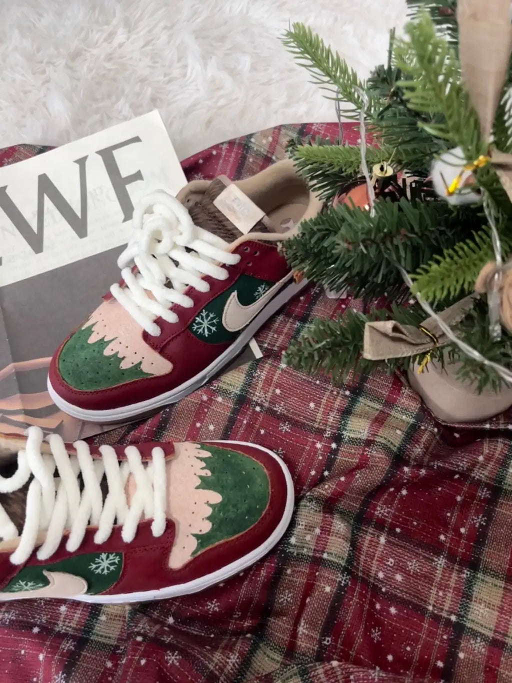 [Custom Frosted Berries] Dunk Skateboarding Shoes Unisex Low-top Red
