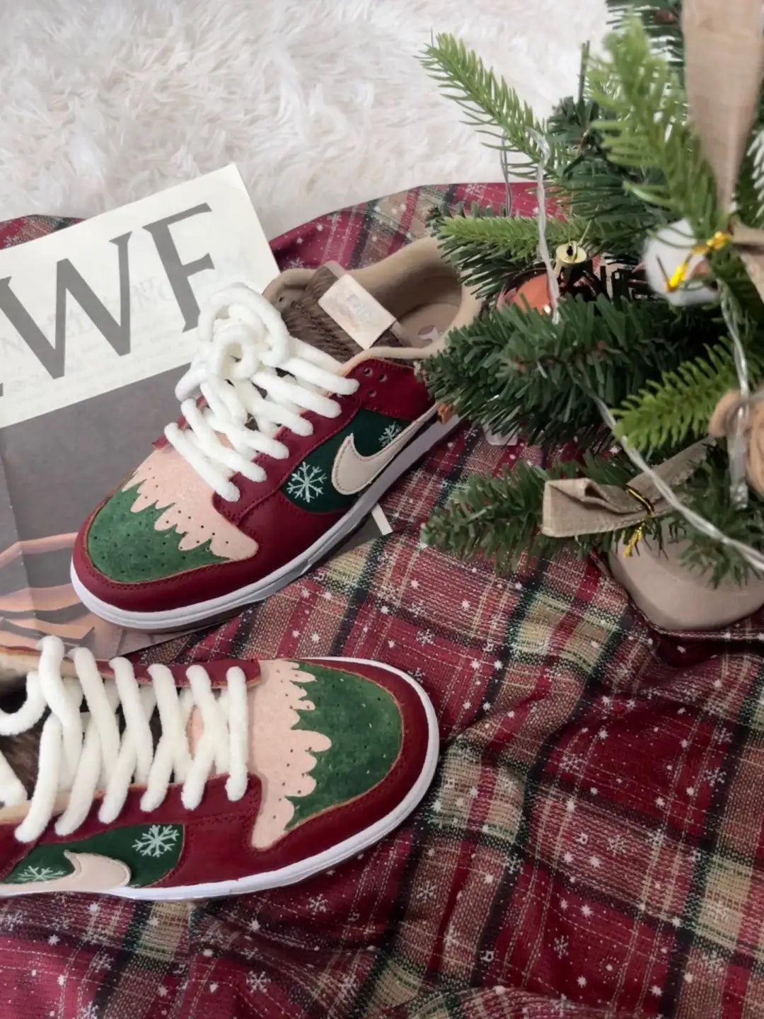 [Custom Frosted Berries] Dunk Skateboarding Shoes Unisex Low-top Red