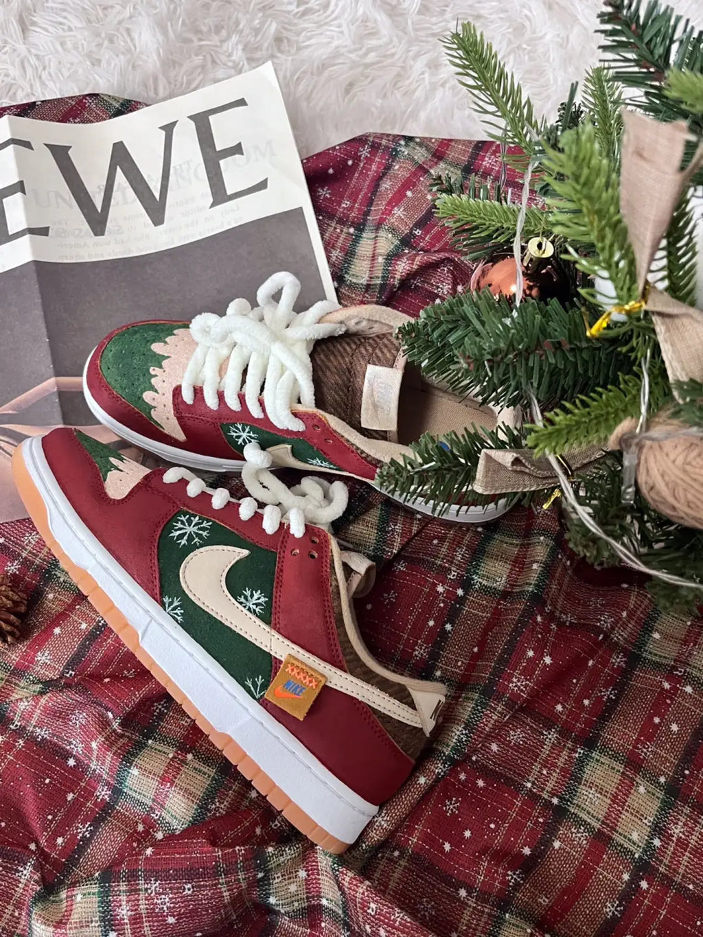 [Custom Frosted Berries] Dunk Skateboarding Shoes Unisex Low-top Red