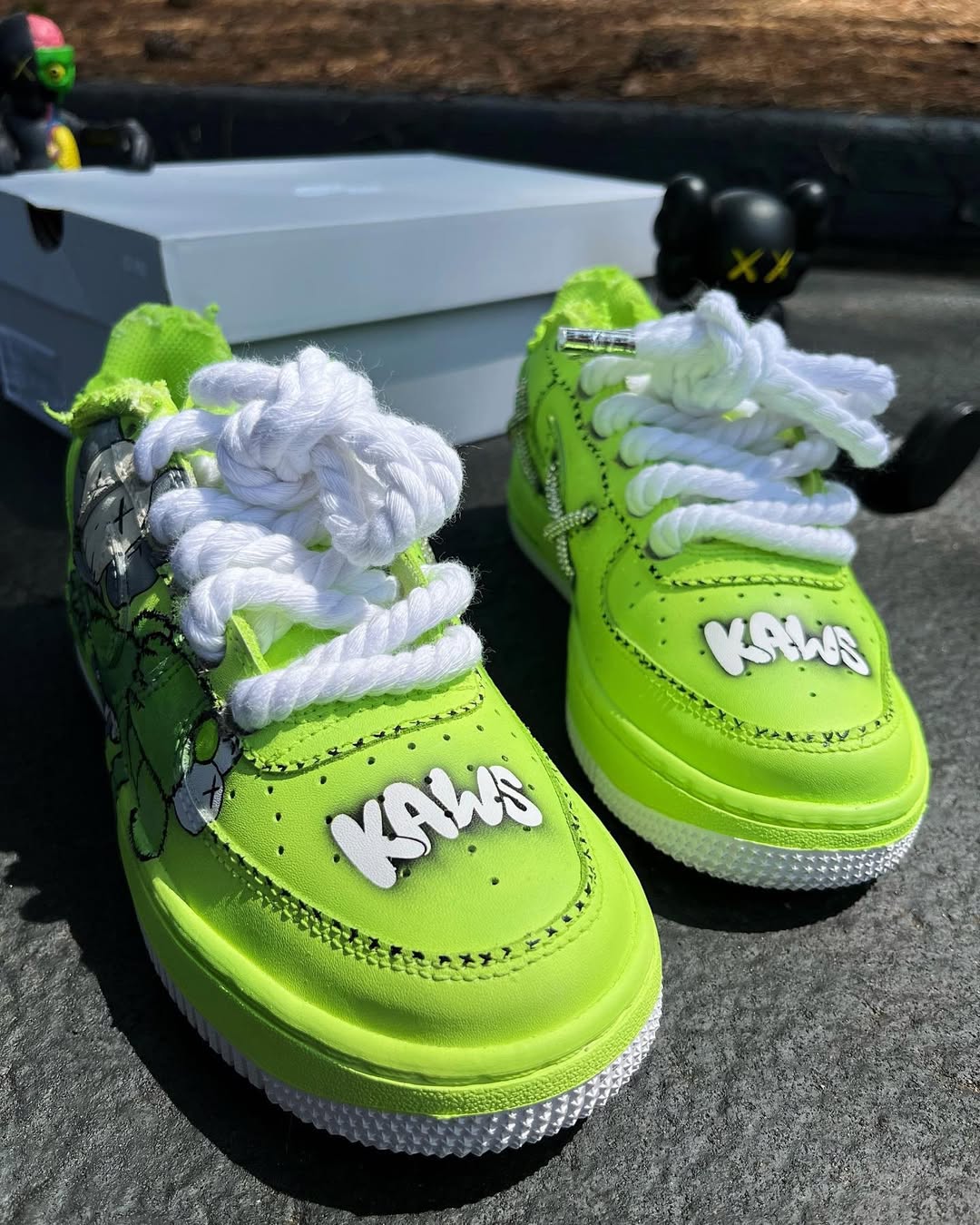 [Customized AF1×KAWS] Air Force 1 Graffiti Distressed Shoes Unisex Cyan/Red/Purple/Pink/Green