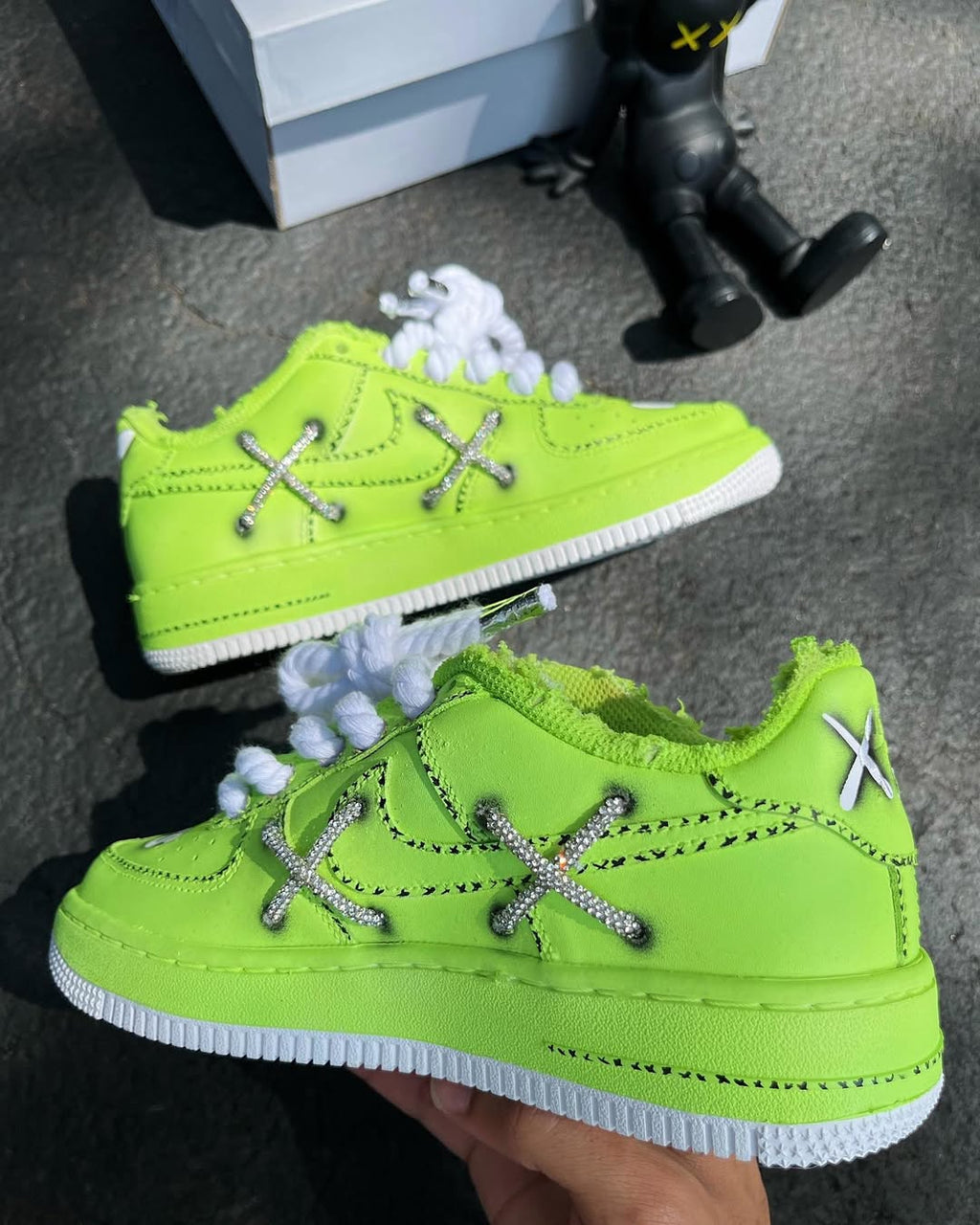 [Customized AF1×KAWS] Air Force 1 Graffiti Distressed Shoes Unisex Cyan/Red/Purple/Pink/Green