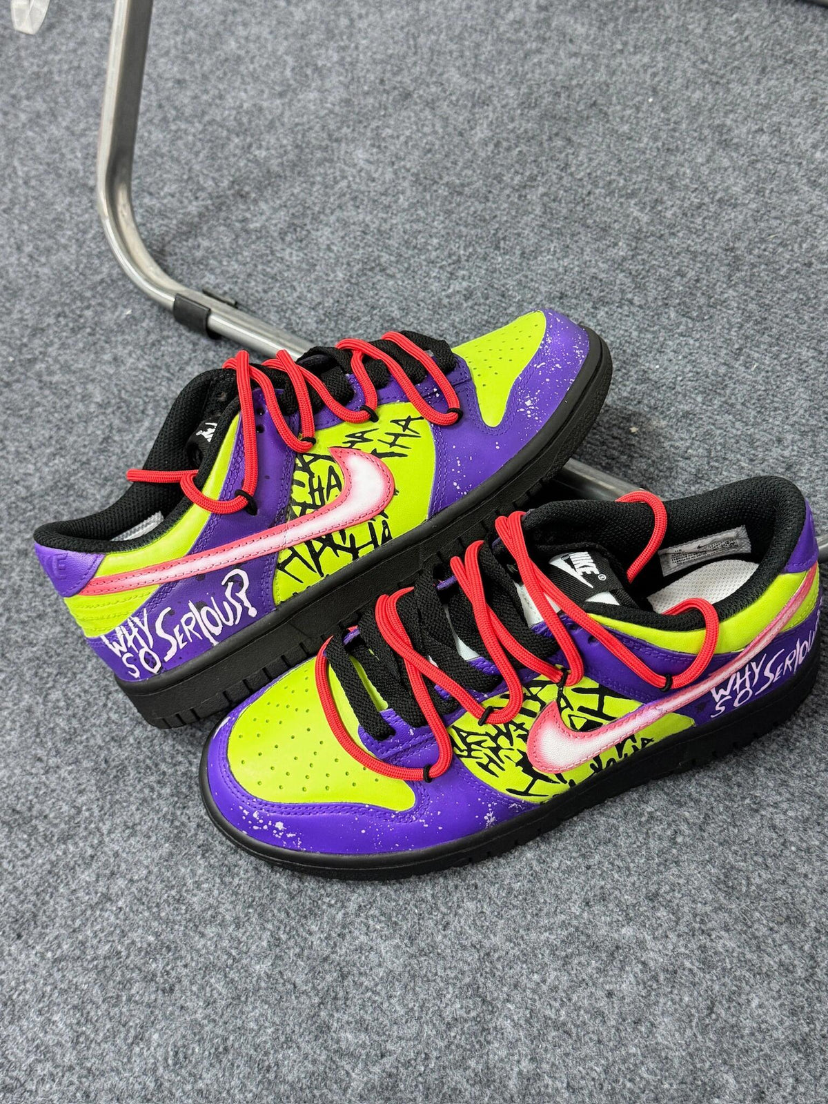 [Custom Male clown]  Dunk Skateboarding Shoes Men Low-top Purple/green/red